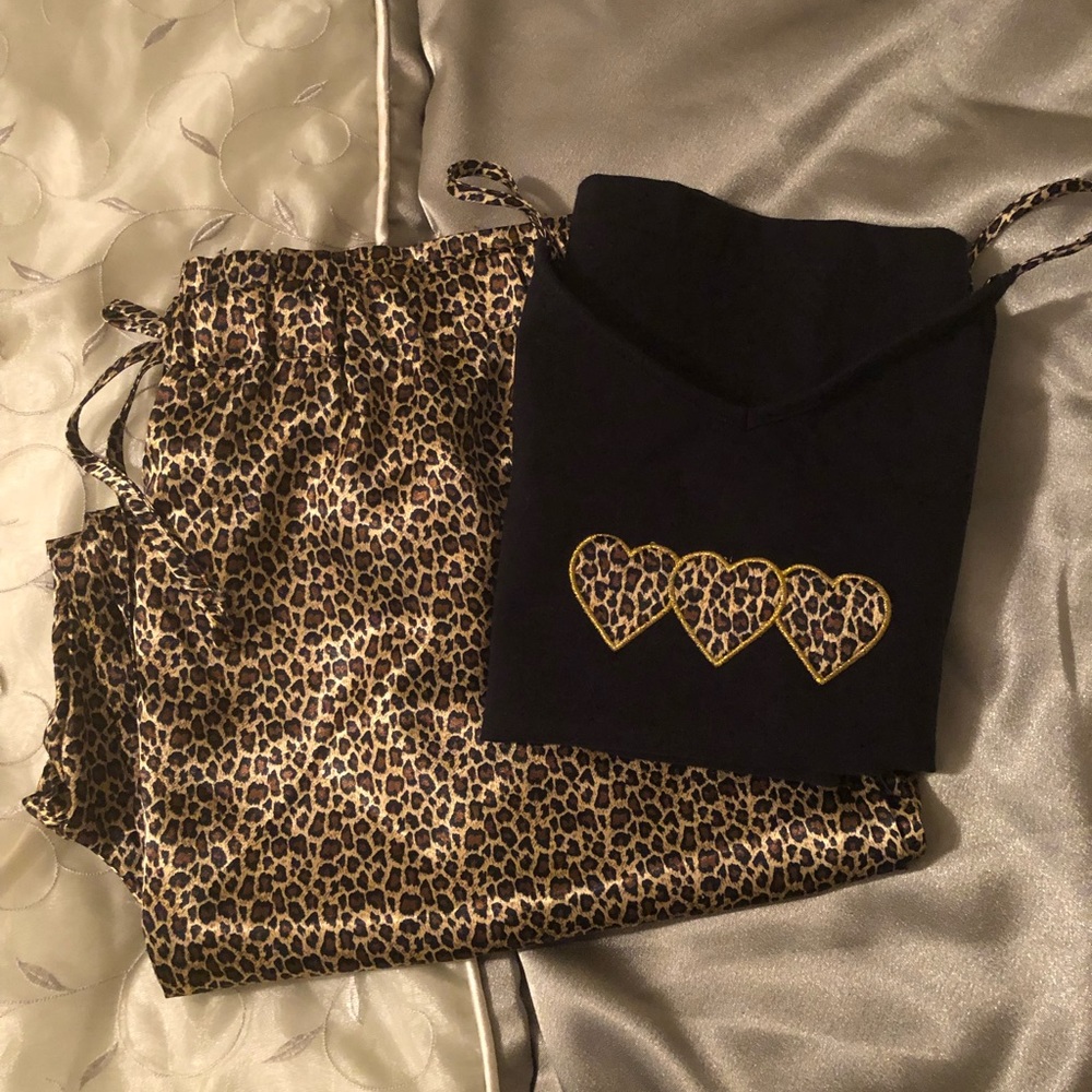 Dream Modes Animal Print pajamas, size Large